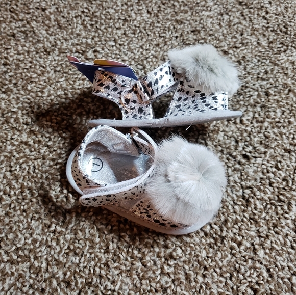 Baby Pom Pom top sandals - Picture 1 of 15